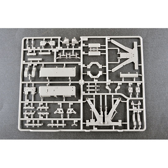 Trumpeter 01064 Сборная модель автомобиля HEMTT M1120 Container Handing Unit (CHU) (1:35)