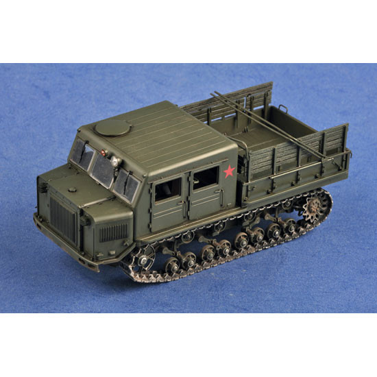 Trumpeter 09514 Сборная модель тягач АТ-С с гаубицей (1:35)