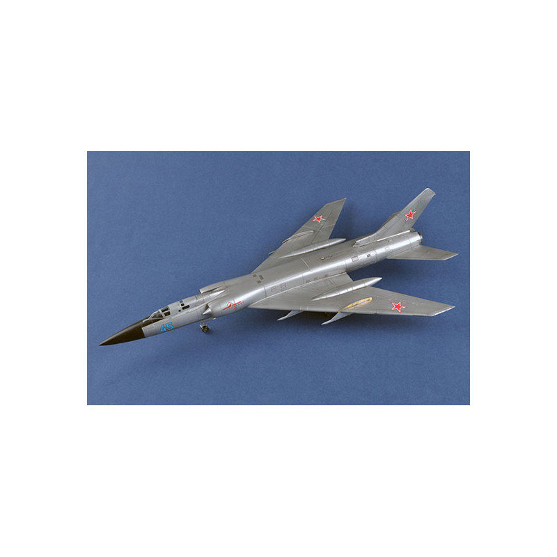 Trumpeter 01687 Сборная модель самолёта Tu-128M Fiddler (1:72)